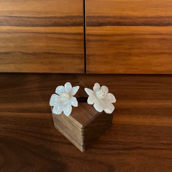 Lele Sadoughi Jewelry - Lele Sadoughi Mother of Pearl Wallflower Button Earrings
